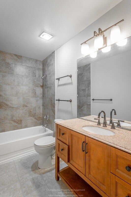 Building Photo - 900 Mountain Creek Rd