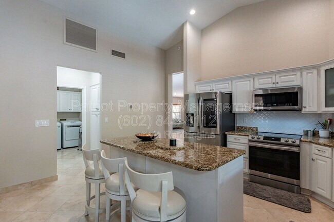 Building Photo - 9910 E Sutton Dr