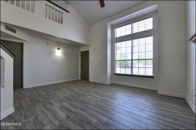 Building Photo - 672 Sequeiros Ct