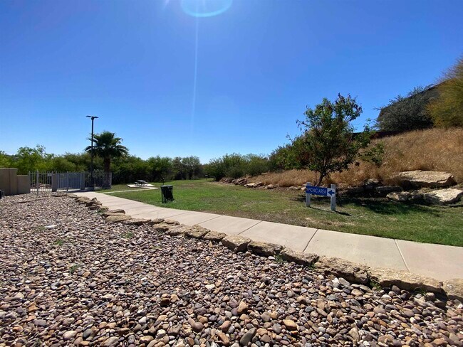 Building Photo - 5513 Montevista Dr