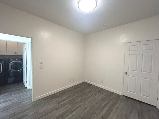 Building Photo - Single-story 1326 sq ft, townhome built in 2019 w/3 bed, 2 bath & spacious attached 2-car garage ...