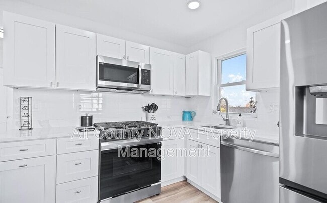 Building Photo - 5606 Elberton Pl