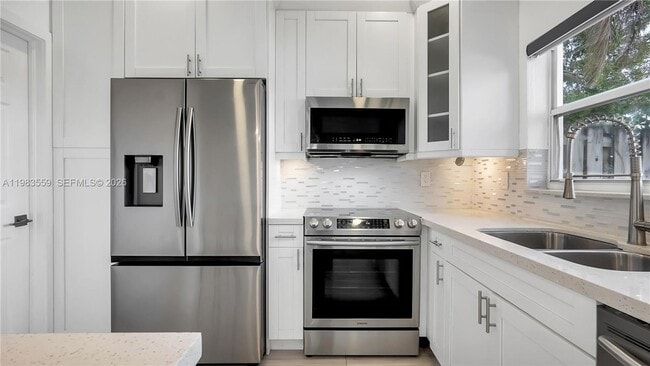 Building Photo - 4991 SW 135th Ave