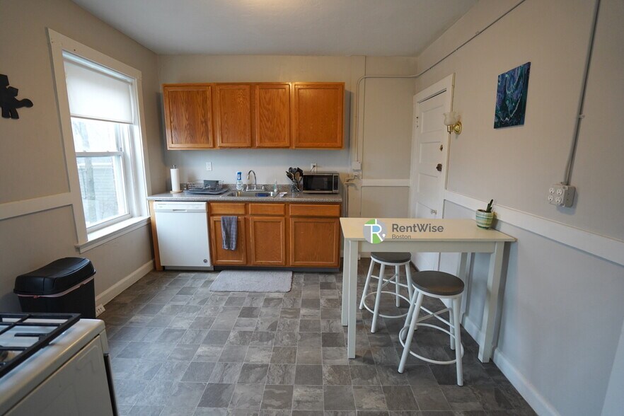 Building Photo - 228 South St