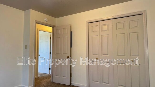 Building Photo - 210 E Palmer Lake Dr