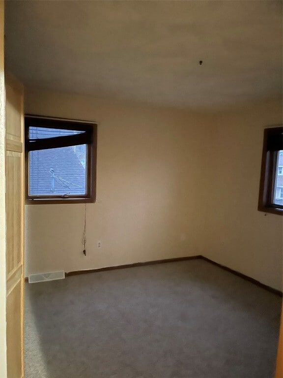 Building Photo - 364 Oak St