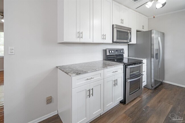 Building Photo - 118 Czar Ln