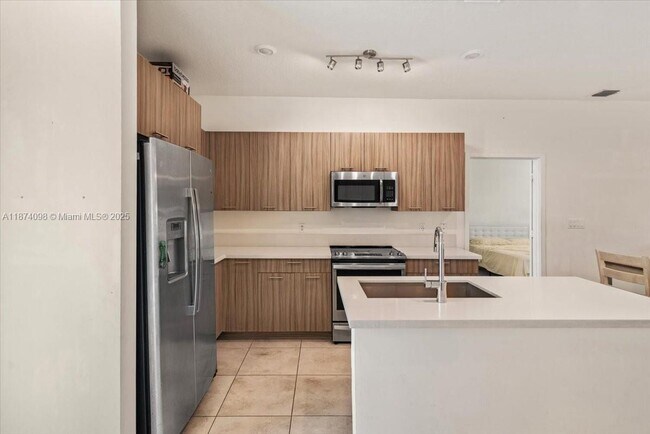 Building Photo - 4636 NW 84th Ave