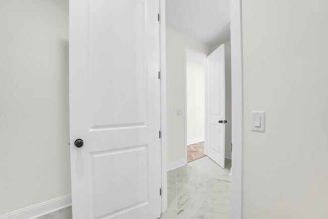 Building Photo - East Duffy Street