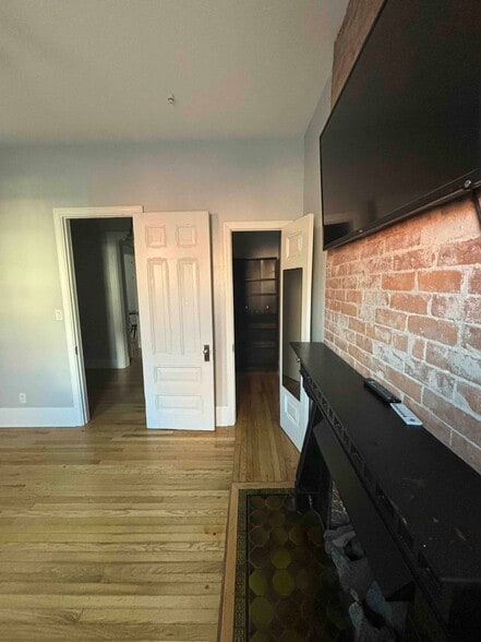 Building Photo - 99 Olive St