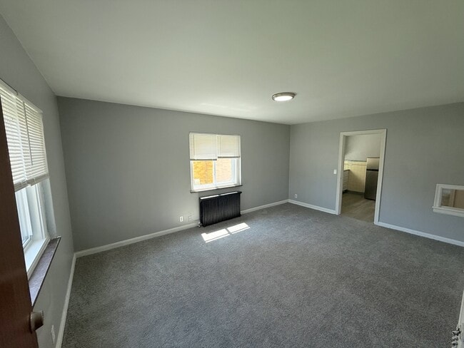 Primary Photo - 3135 Mozart Ave