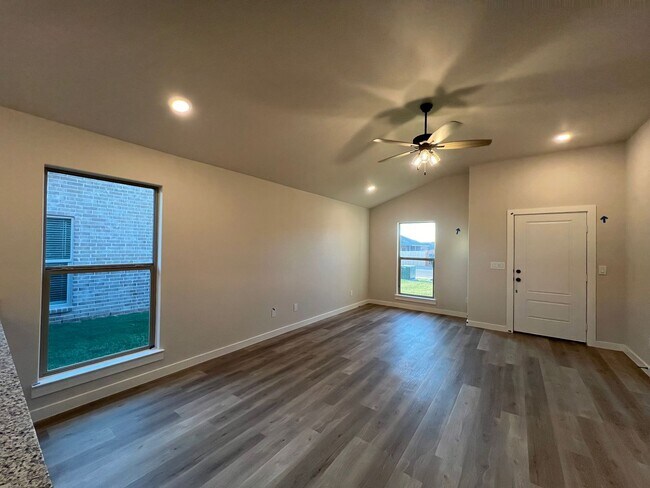 Building Photo - For Rent: Charming 3-Bedroom, 2-Bath Home in West Texas!