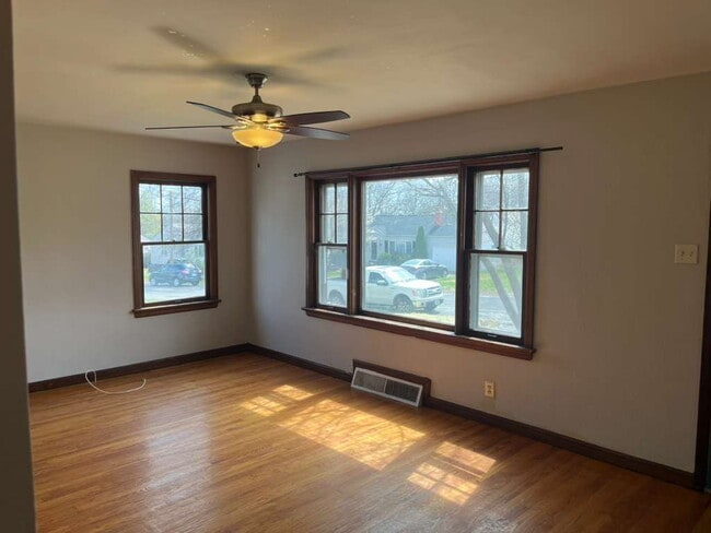 Building Photo - 9813 Lullaby Ln