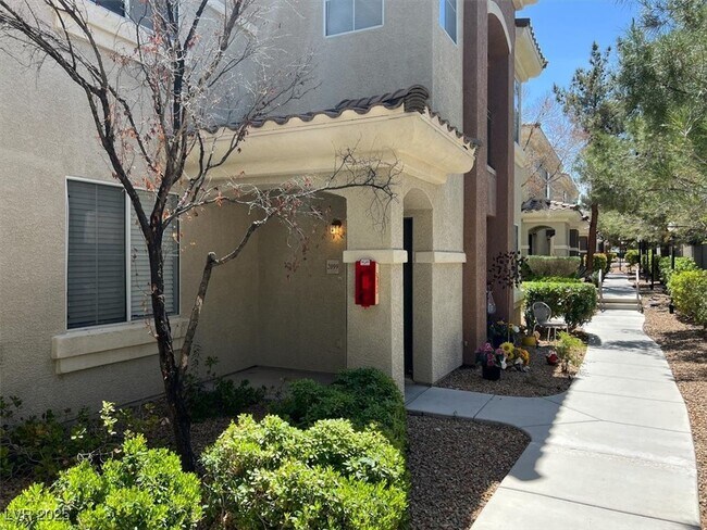 Building Photo - 9050 W Warm Springs Rd