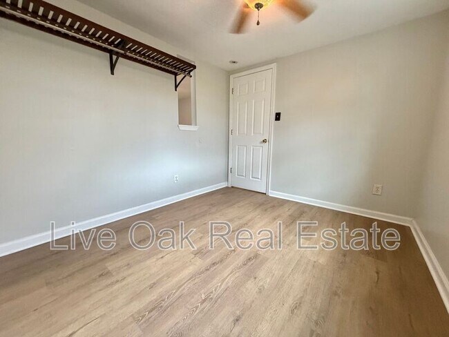 Building Photo - 2110 Pretty Lake Ave