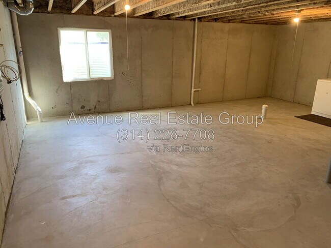 Building Photo - 554 Parkgate Dr
