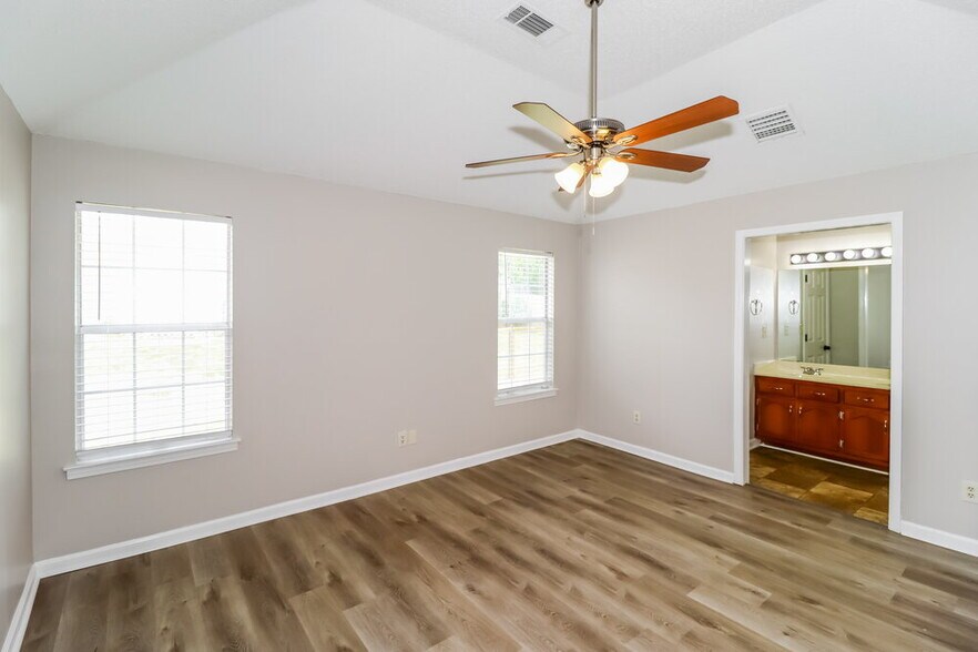 Building Photo - 1244 Breezy Gate Dr