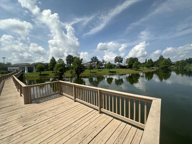 Building Photo - Available for July move-in!