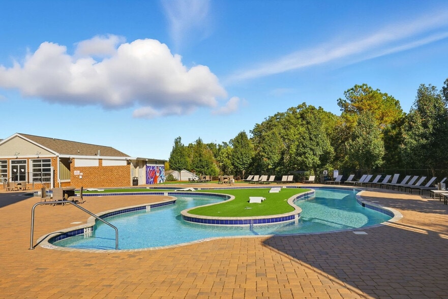 Building Photo - 205 Tiliwa Ct