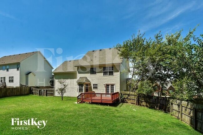 Building Photo - 712 Winding Bluff Way