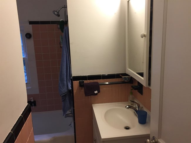 Building Photo - 2604 N Winchester St