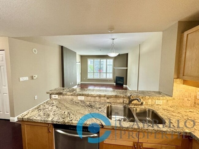 Building Photo - 1240 India St