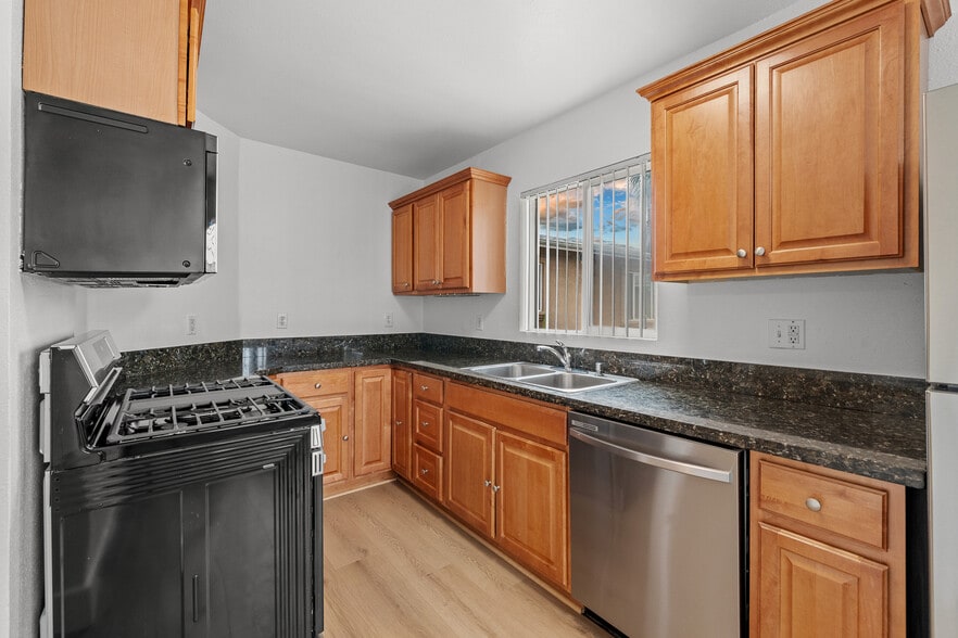 Kitchen - 4654 33rd St