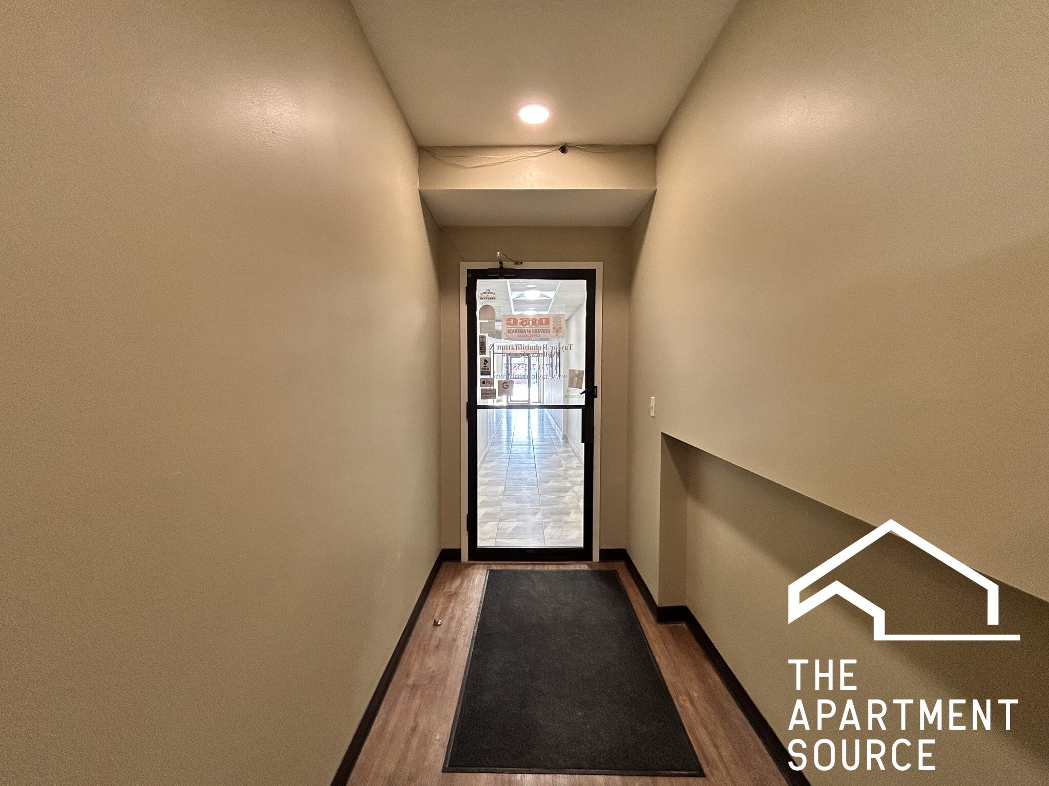 Building Photo - 4956 W Irving Park Rd