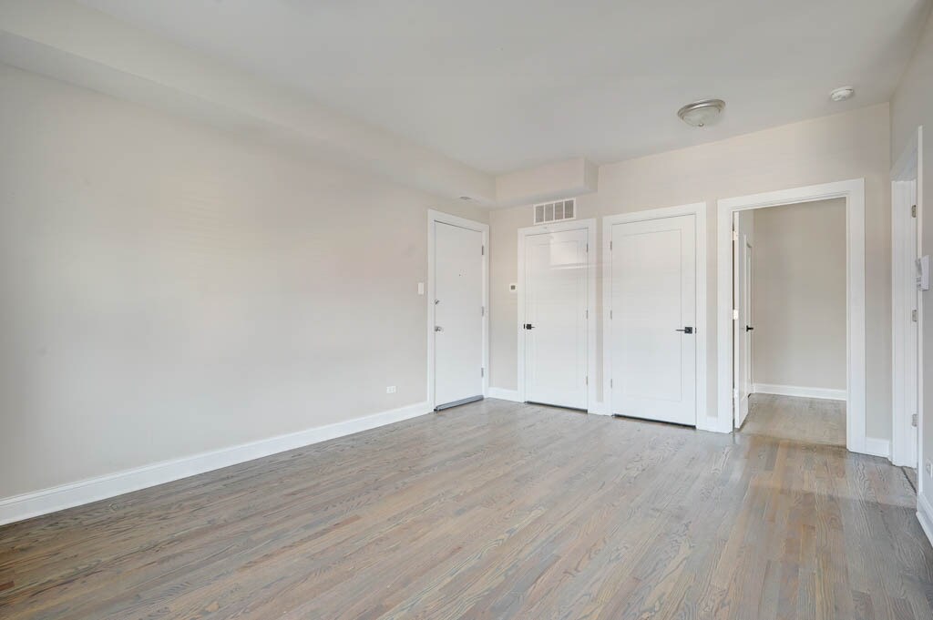 Building Photo - 3405 W Fullerton Ave