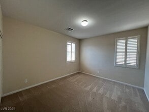 Building Photo - 18 Blue Valley Dr