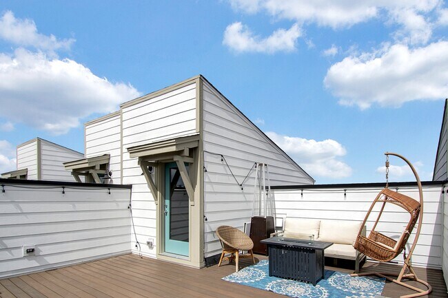 Building Photo - 12121 W 57th Dr