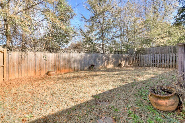 Building Photo - Great Ranch Near Augusta National!