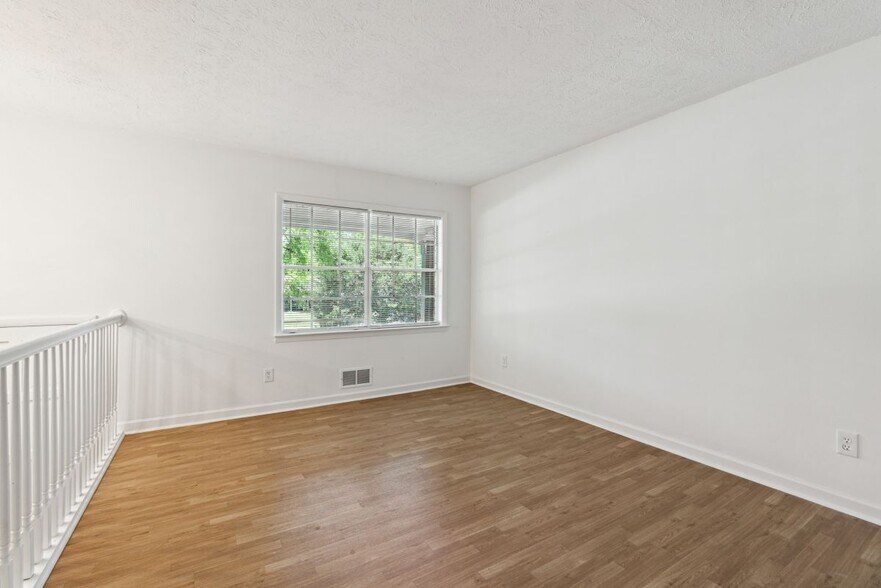 Building Photo - 1421 Iron Gate Blvd