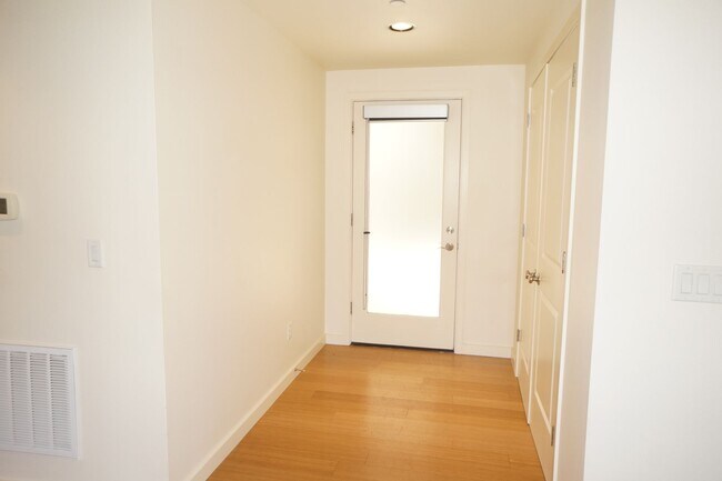 Building Photo - S. Corbett Beautiful two bedroom condo wit...