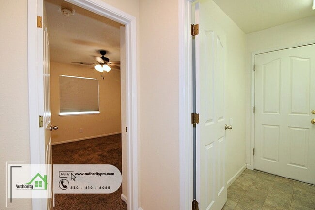 Building Photo - 1722 Almaden Dr