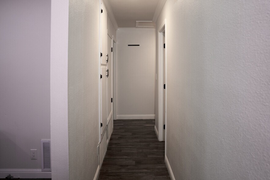 Building Photo - 46705 Washington St