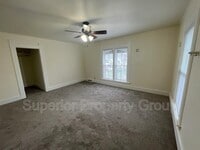 Building Photo - 159 1/2 S Jackson St