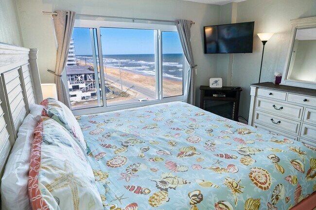 Building Photo - 3600 S Ocean Shore Blvd