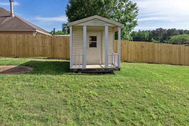 Building Photo - 364 McDonald Dr