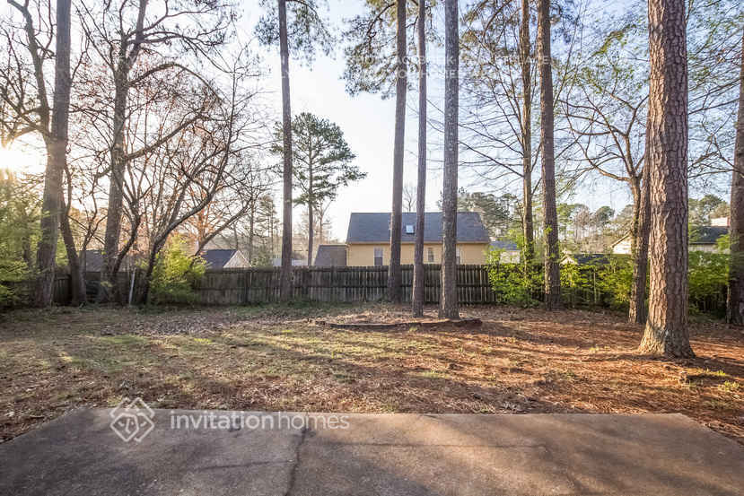 Building Photo - 1160 Park Creek Cir