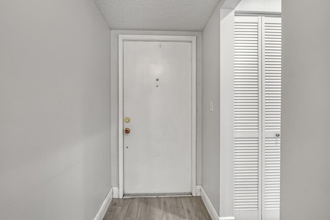 Building Photo - 4575 Lucerne Lakes Blvd W