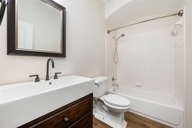 Building Photo - 2512 Rio Mesa Dr