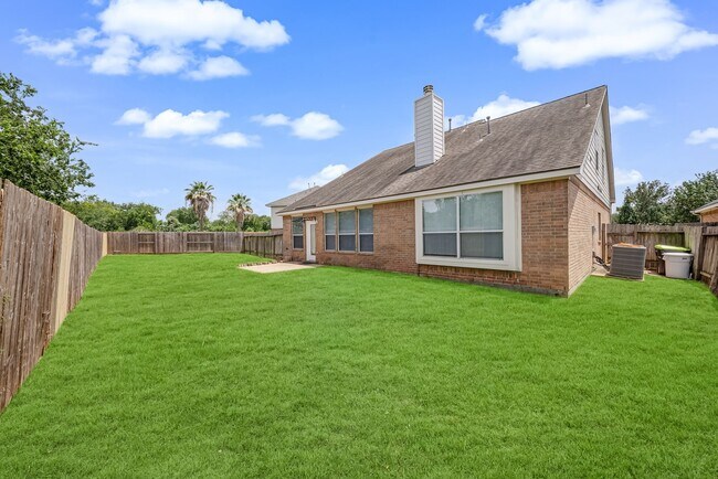 Building Photo - 18106 Linden Forest Ln