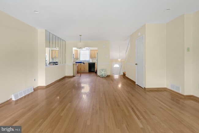 Primary Photo - 6736 Emlen St