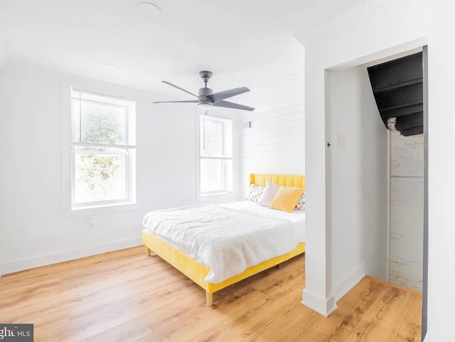 Building Photo - Stunning 2 bed, three story trinity with a two outdoor spaces