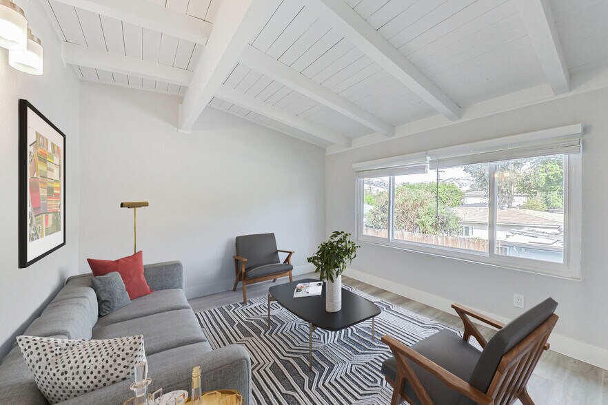 Building Photo - Niles Station