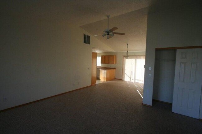 Building Photo - Adorable two bedroom home located in Post ...