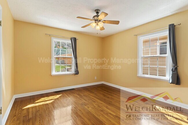 Building Photo - 2904 Van Buren Ave