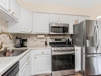 Building Photo - 380 N Broadway