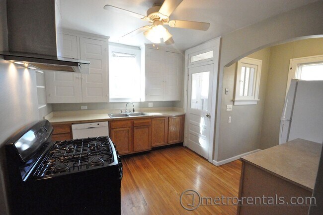 Building Photo - 63-65 E Como Avenue